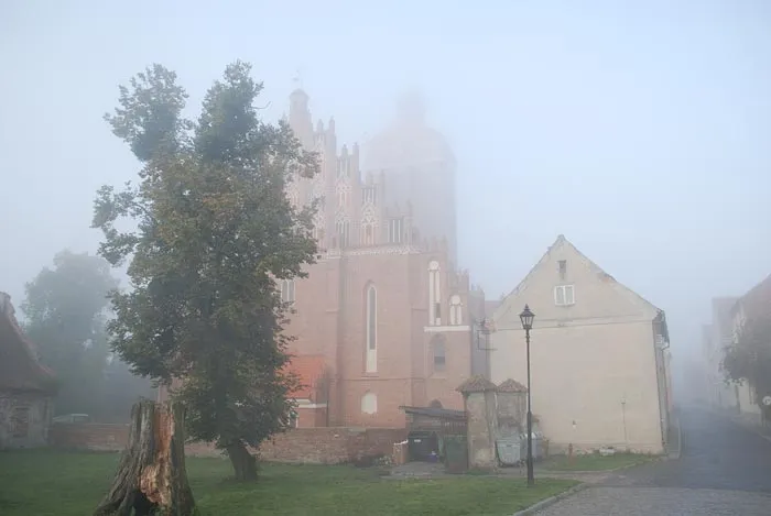 starówka we mgle - ulica Słowackiego